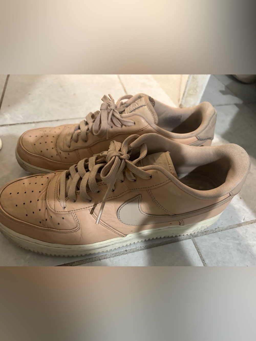 Nike Men’s Low-Top Sneakers in Light Beige/Tan